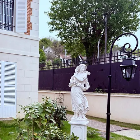 Apartment Chateau Du Xviie Bords De Marne La Varenne